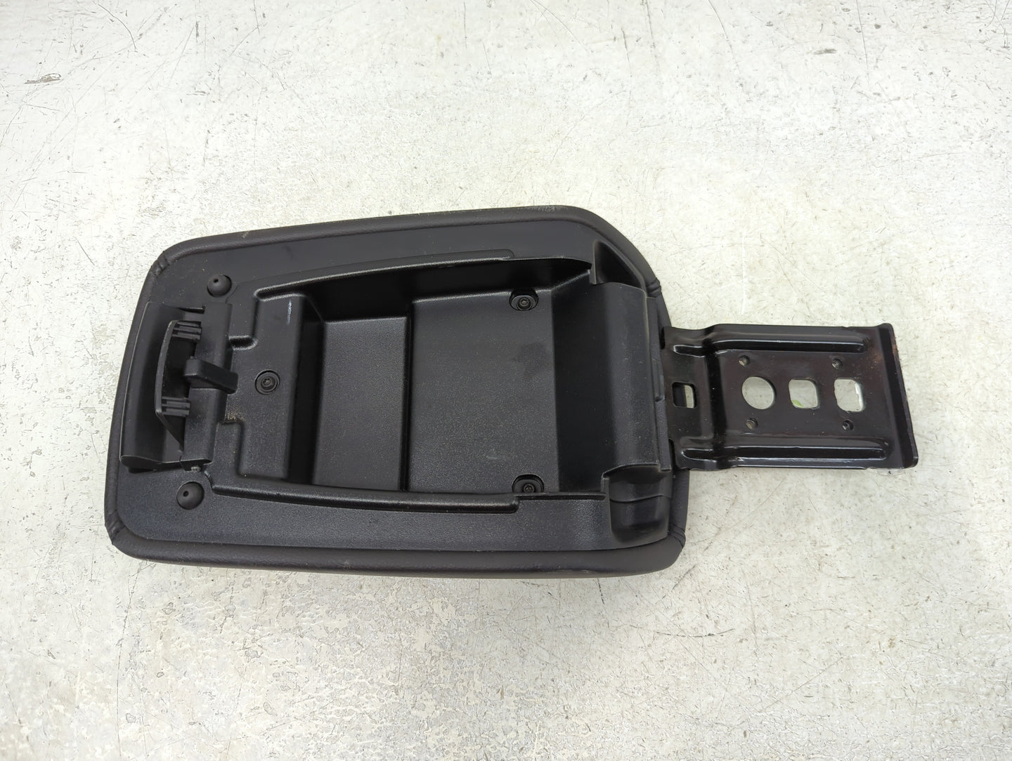 2012-2014 Ford Focus Center Console Armrest Cover Lid Fits Fits 2012 2013 2014 OEM Used Auto Parts - Oemusedautoparts1.com