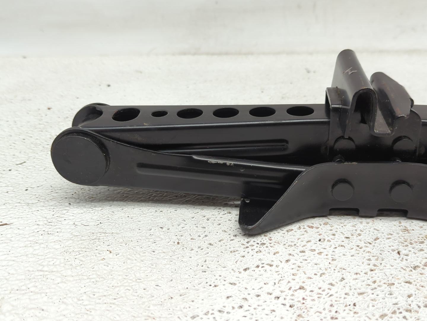 2016 Ford Focus Spare Scissor Car Jack - Oemusedautoparts1.com