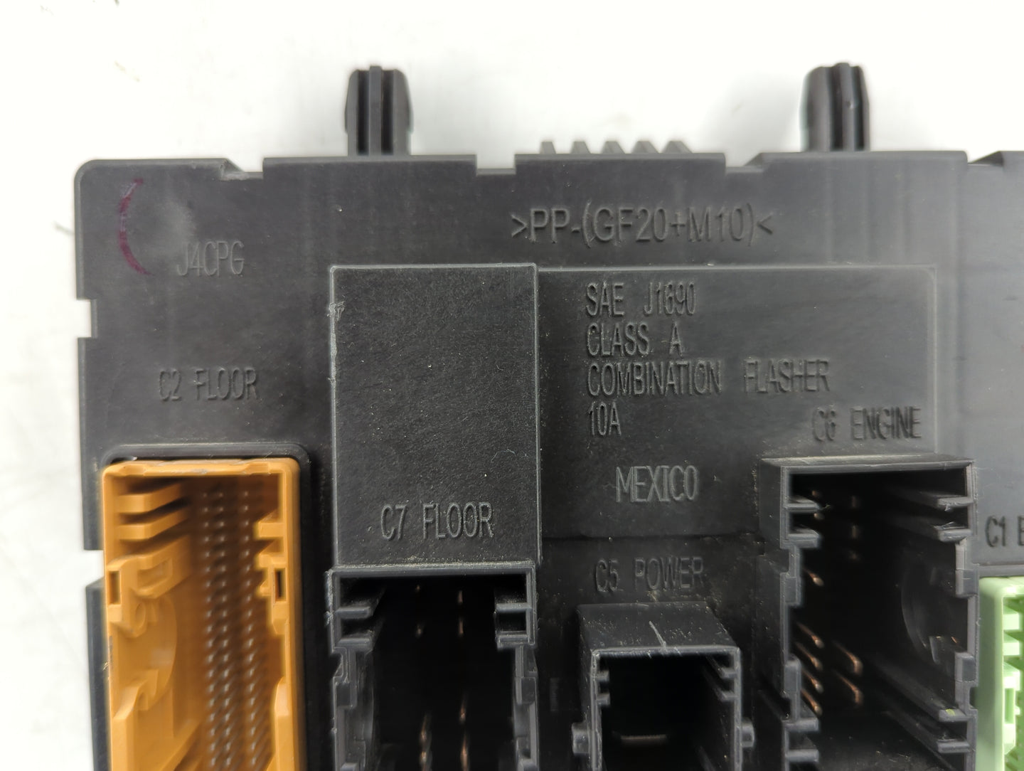 2016-2018 Ford Focus Body Control Module Bcm Inner Cabin Fuse Box - Oemusedautoparts1.com