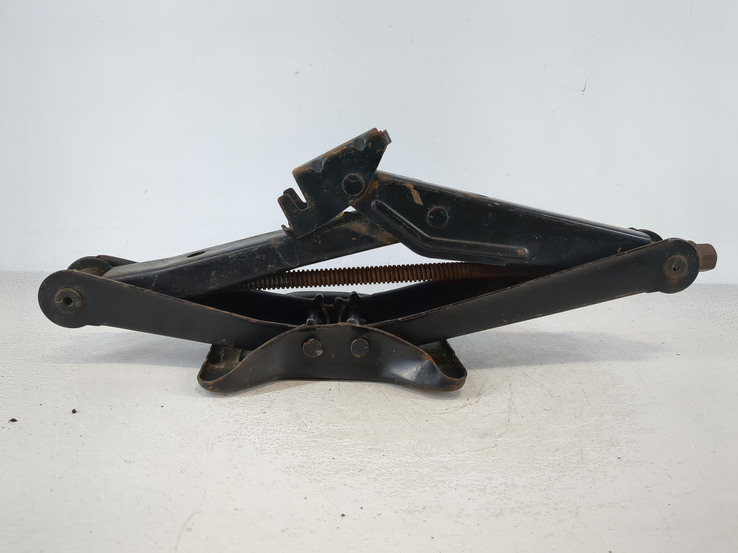 Ford Focus Spare Scissor Car Jack - Oemusedautoparts1.com