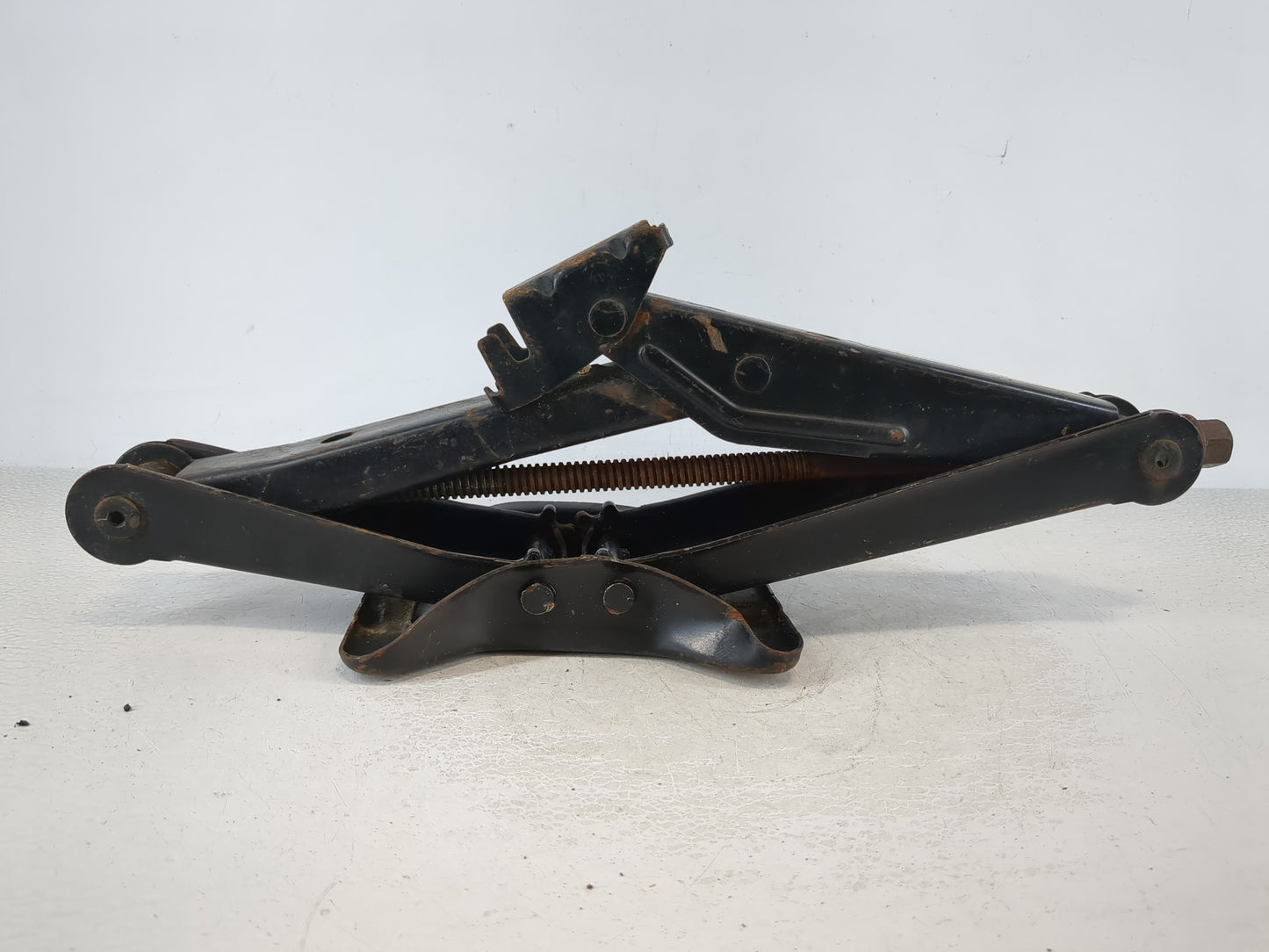 Ford Focus Spare Scissor Car Jack - Oemusedautoparts1.com