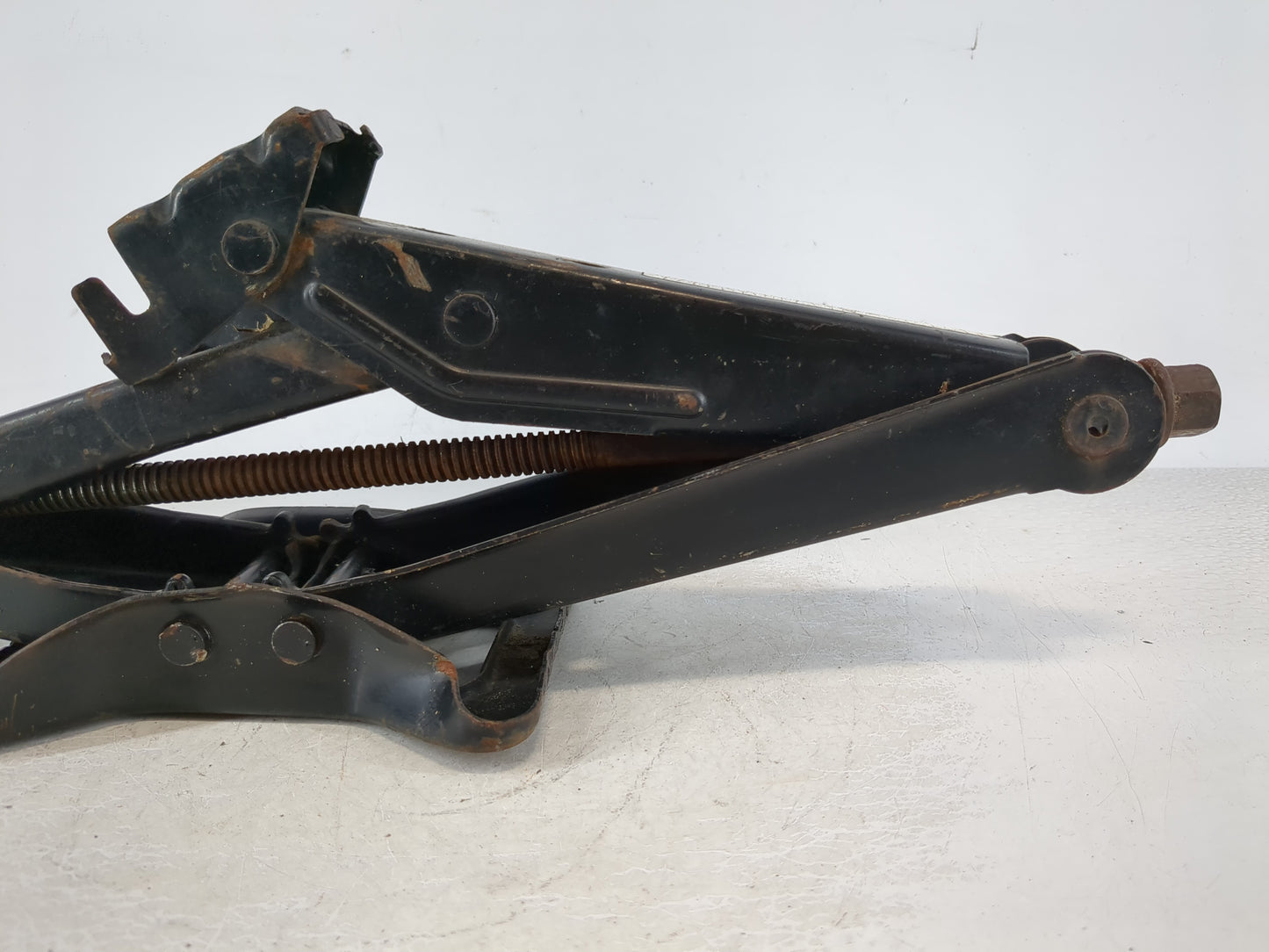 Ford Focus Spare Scissor Car Jack - Oemusedautoparts1.com