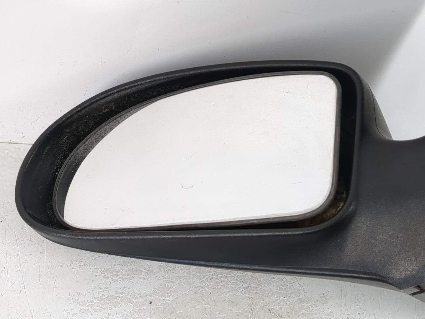 Ford Focus Driver Left Side View Manual Door Mirror - Oemusedautoparts1.com
