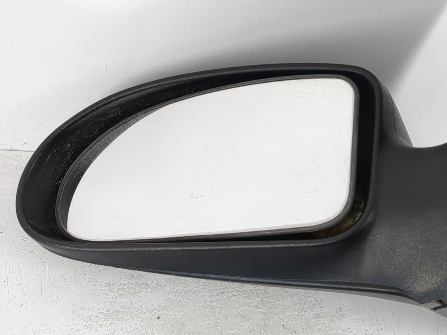 Ford Focus Driver Left Side View Manual Door Mirror - Oemusedautoparts1.com