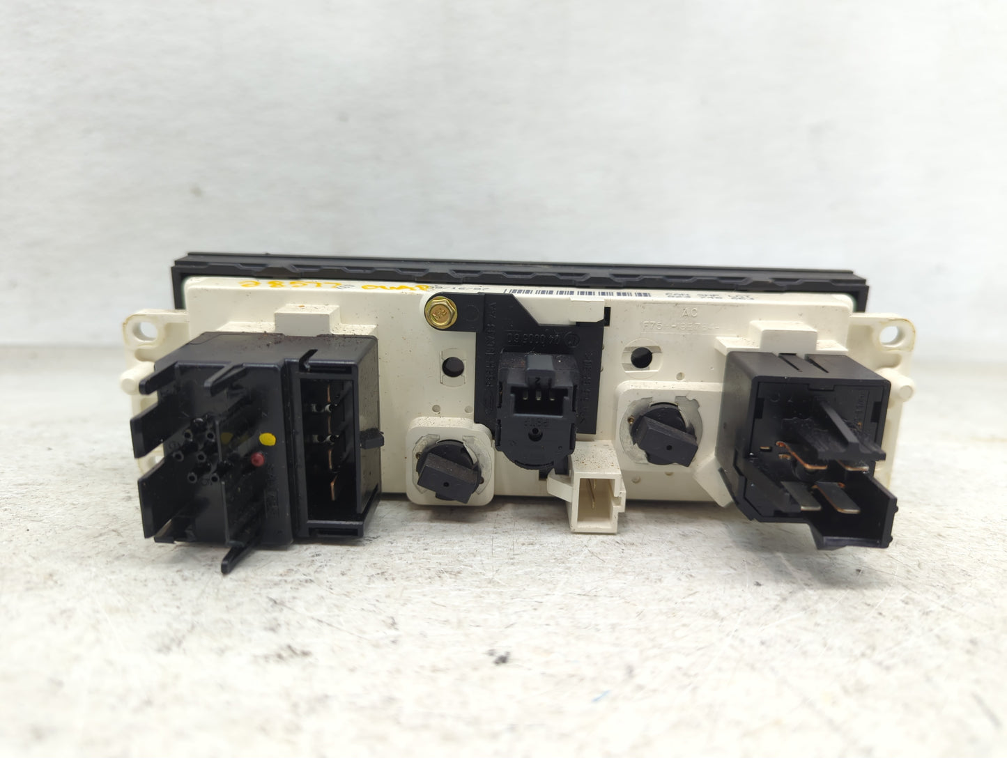 0 Ford Ford F150 Pickup Climate Control Module Temperature AC/Heater Replacement Fits Fits 1997 1998 OEM Used Auto Parts - O