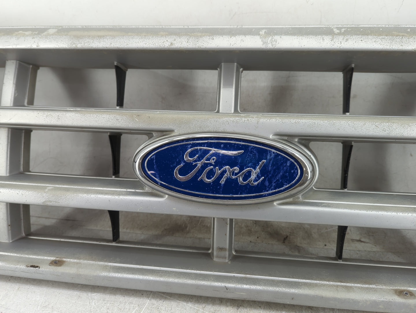 1989 Ford Ford F250 Pickup Front Grille Bumper Not Included - Oemusedautoparts1.com