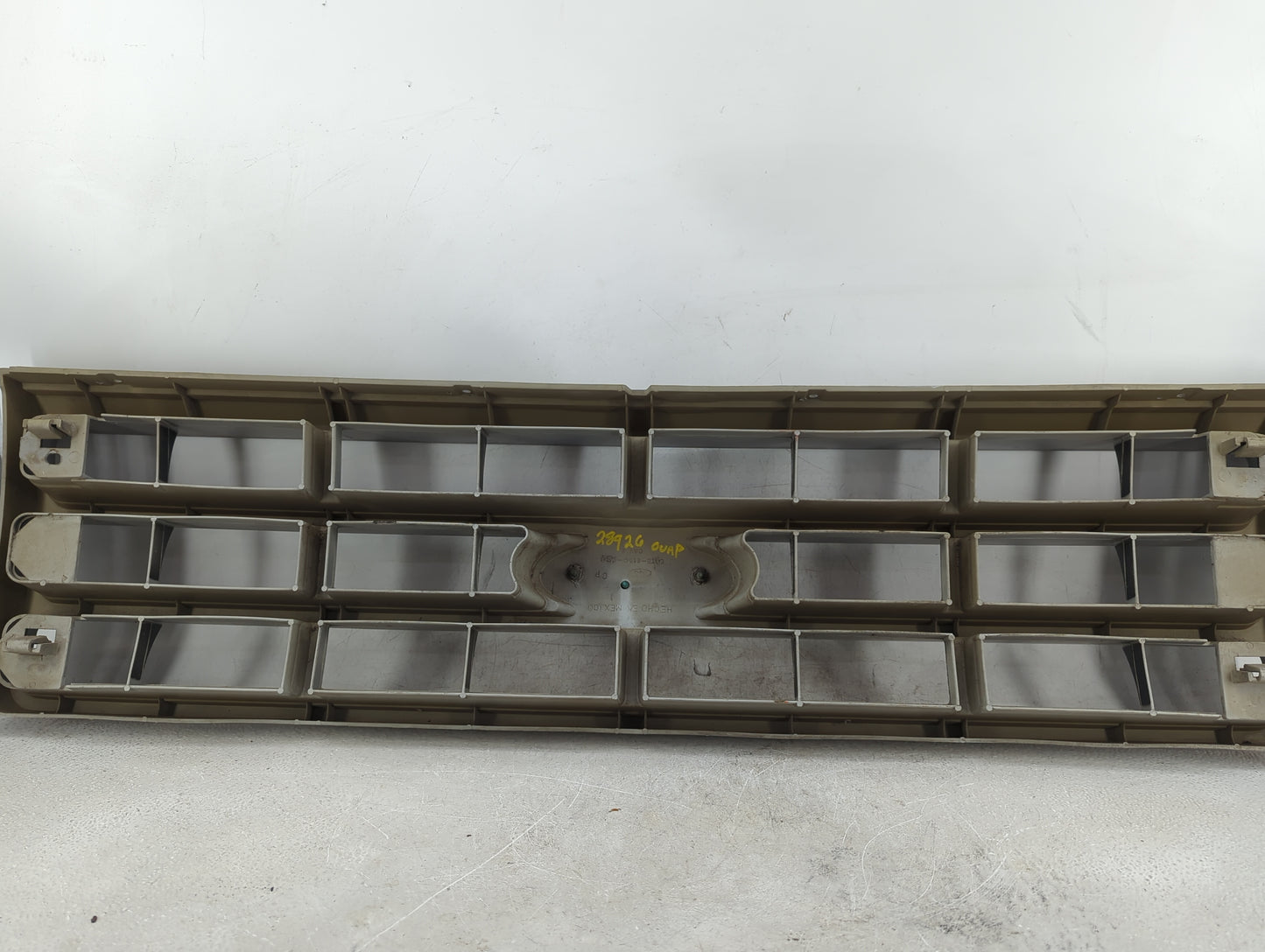 1989 Ford Ford F250 Pickup Front Grille Bumper Not Included - Oemusedautoparts1.com