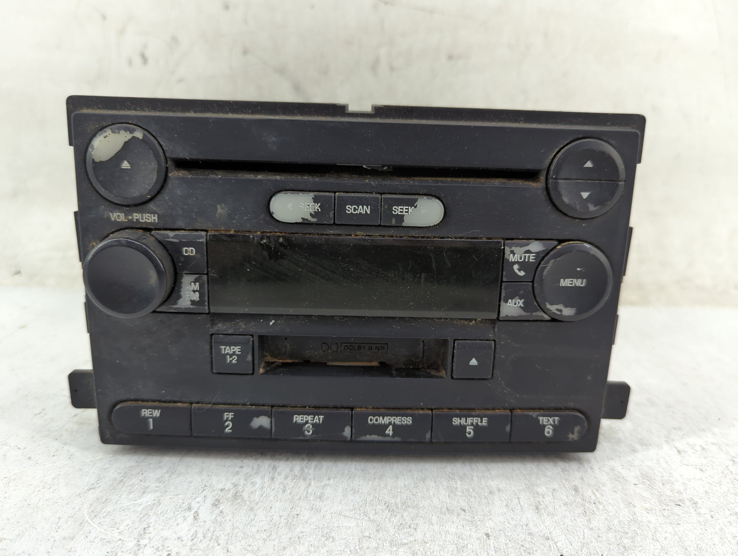 2004-2005 Ford Freestar Radio AM FM Cd Player Receiver Replacement Fits Fits 2004 2005 OEM Used Auto Parts - Oemusedautopart