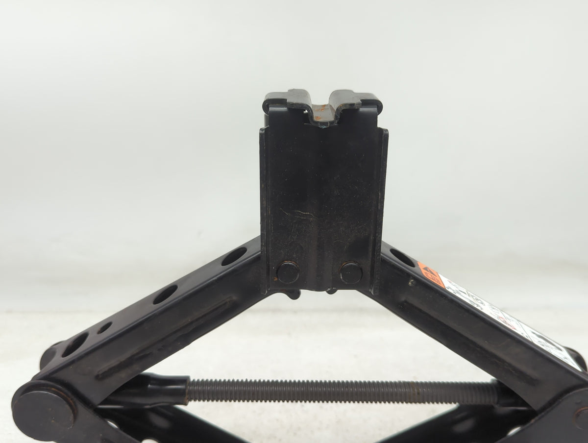 2015 Ford Fusion Spare Scissor Car Jack 1057807 - Oemusedautoparts1.com