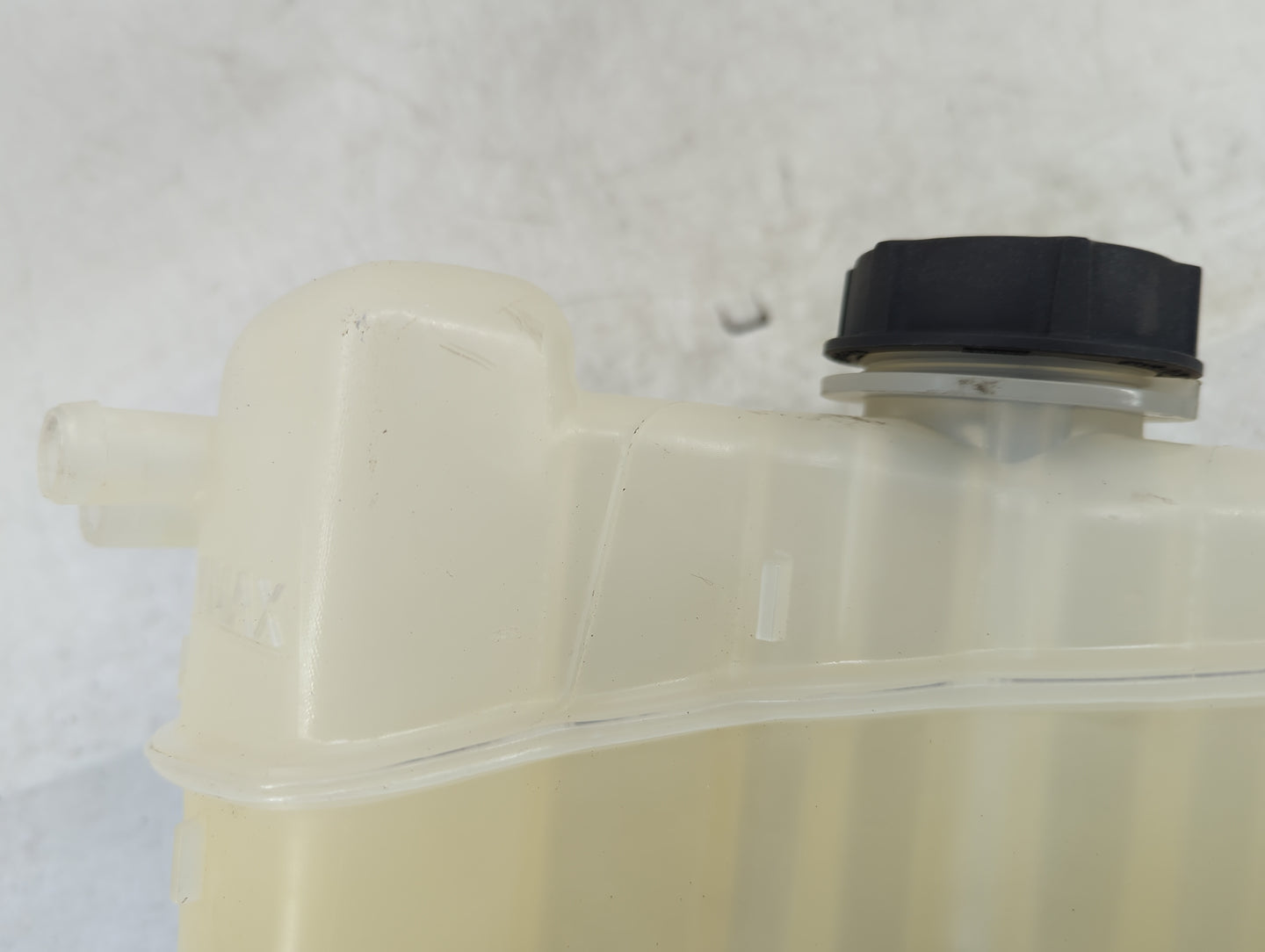 2013-2016 Ford Fusion Radiator Coolant Overflow Expansion Tank Bottle 1057914 - Oemusedautoparts1.com