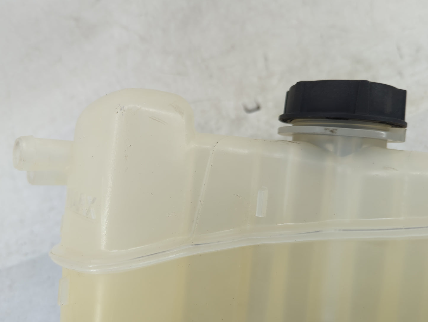 2013-2016 Ford Fusion Radiator Coolant Overflow Expansion Tank Bottle 1057914 - Oemusedautoparts1.com