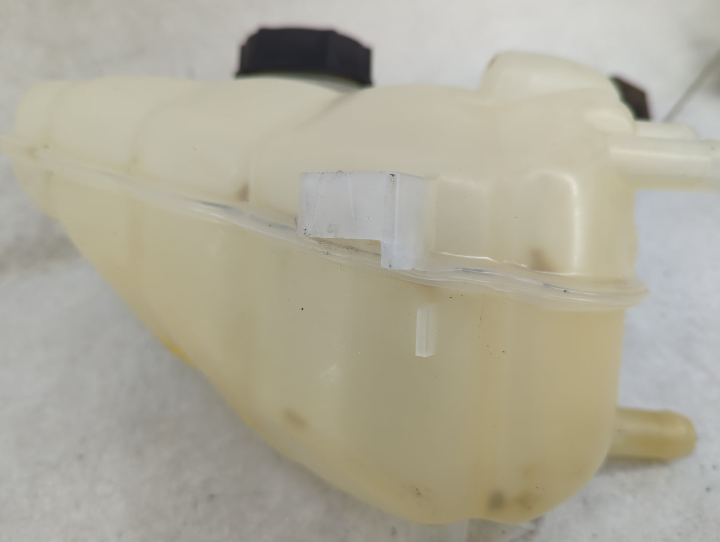 2013-2016 Ford Fusion Radiator Coolant Overflow Expansion Tank Bottle 1057914 - Oemusedautoparts1.com