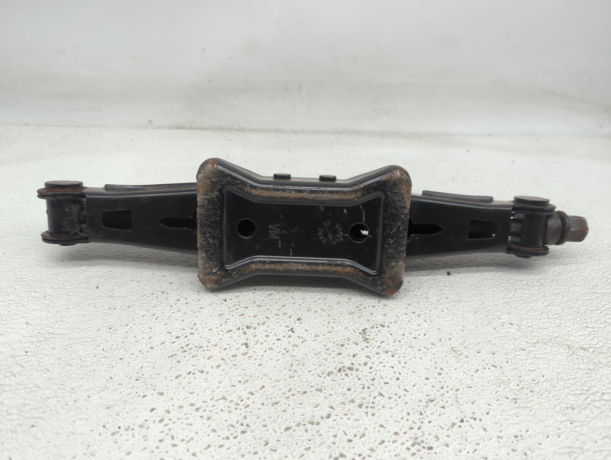 2011 Ford Fusion Spare Scissor Car Jack 1067250 - Oemusedautoparts1.com