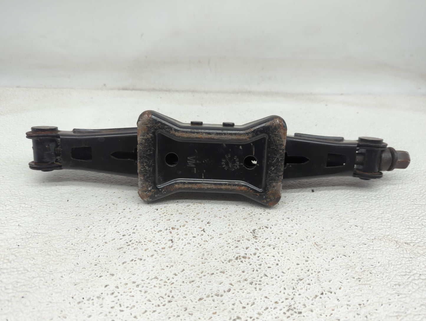 2011 Ford Fusion Spare Scissor Car Jack 1067250 - Oemusedautoparts1.com