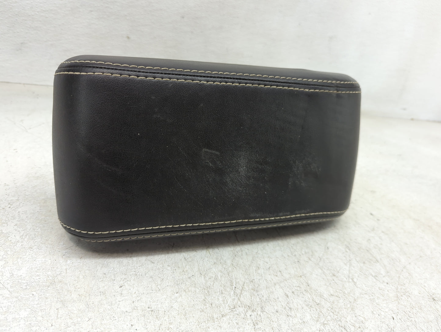 2010-2012 Ford Fusion Center Console Armrest Cover Lid Fits Fits 2010 2011 2012 OEM Used Auto Parts - Oemusedautoparts1.com
