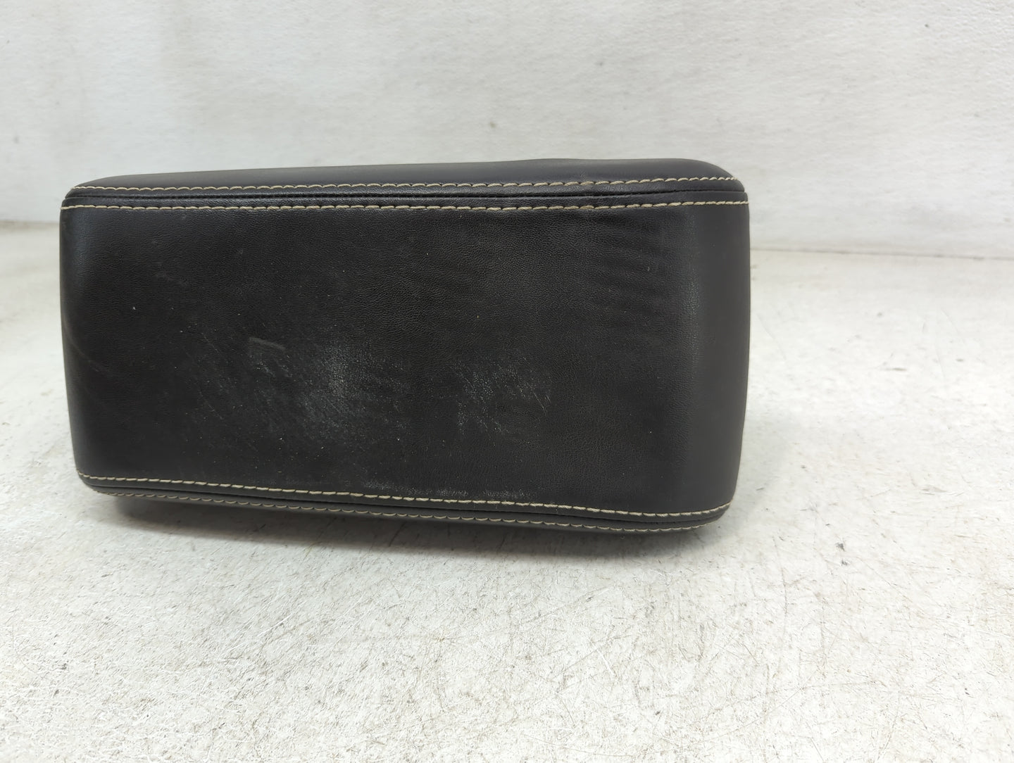 2010-2012 Ford Fusion Center Console Armrest Cover Lid Fits Fits 2010 2011 2012 OEM Used Auto Parts - Oemusedautoparts1.com