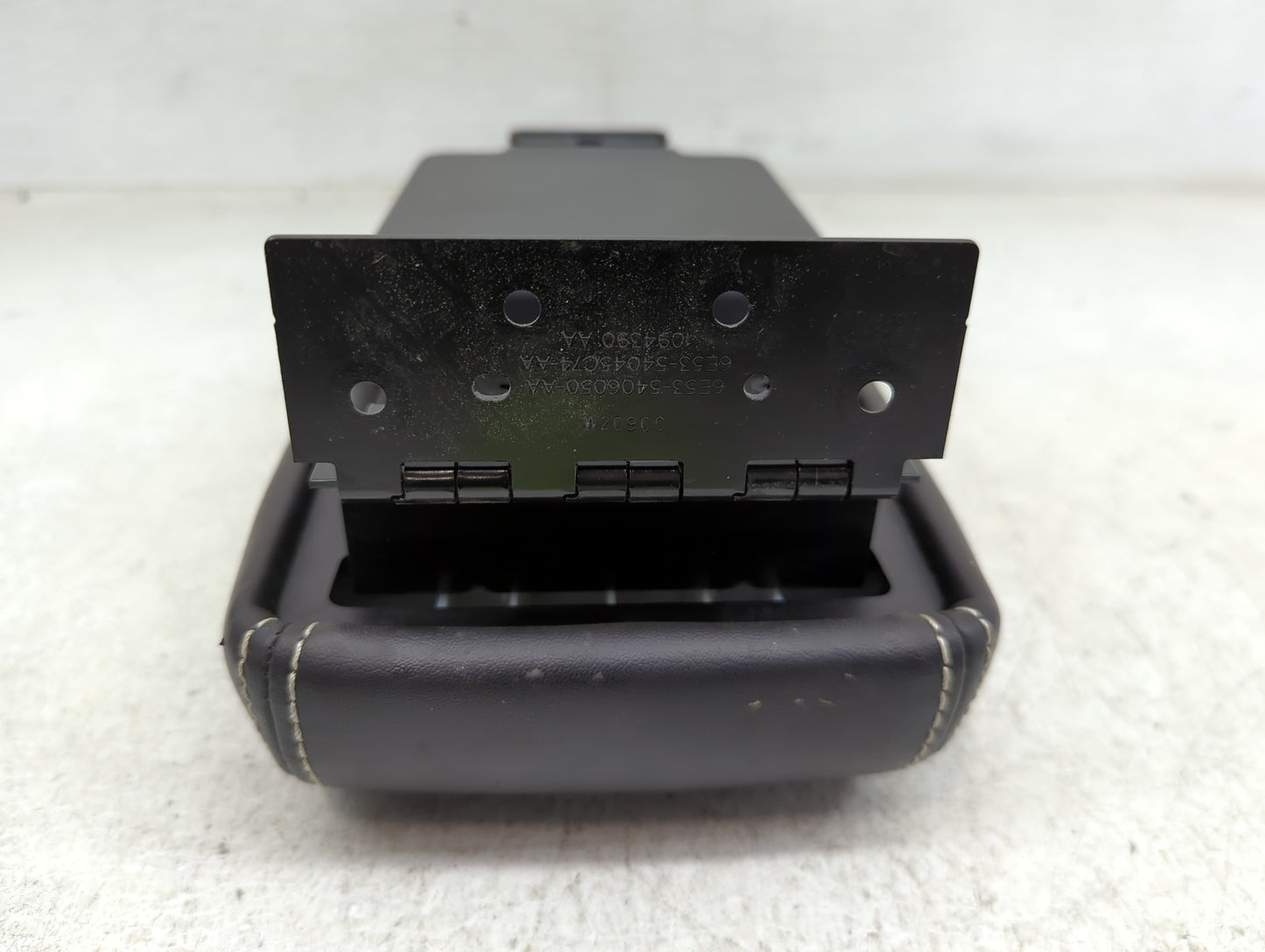 2010-2012 Ford Fusion Center Console Armrest Cover Lid Fits Fits 2010 2011 2012 OEM Used Auto Parts - Oemusedautoparts1.com