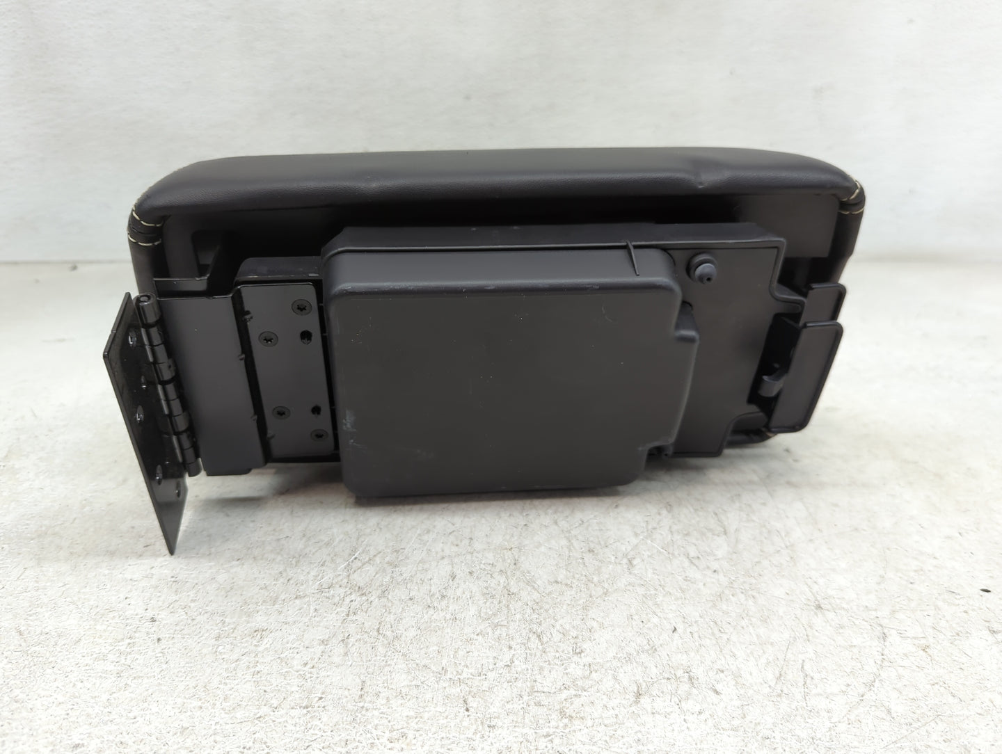 2010-2012 Ford Fusion Center Console Armrest Cover Lid Fits Fits 2010 2011 2012 OEM Used Auto Parts - Oemusedautoparts1.com