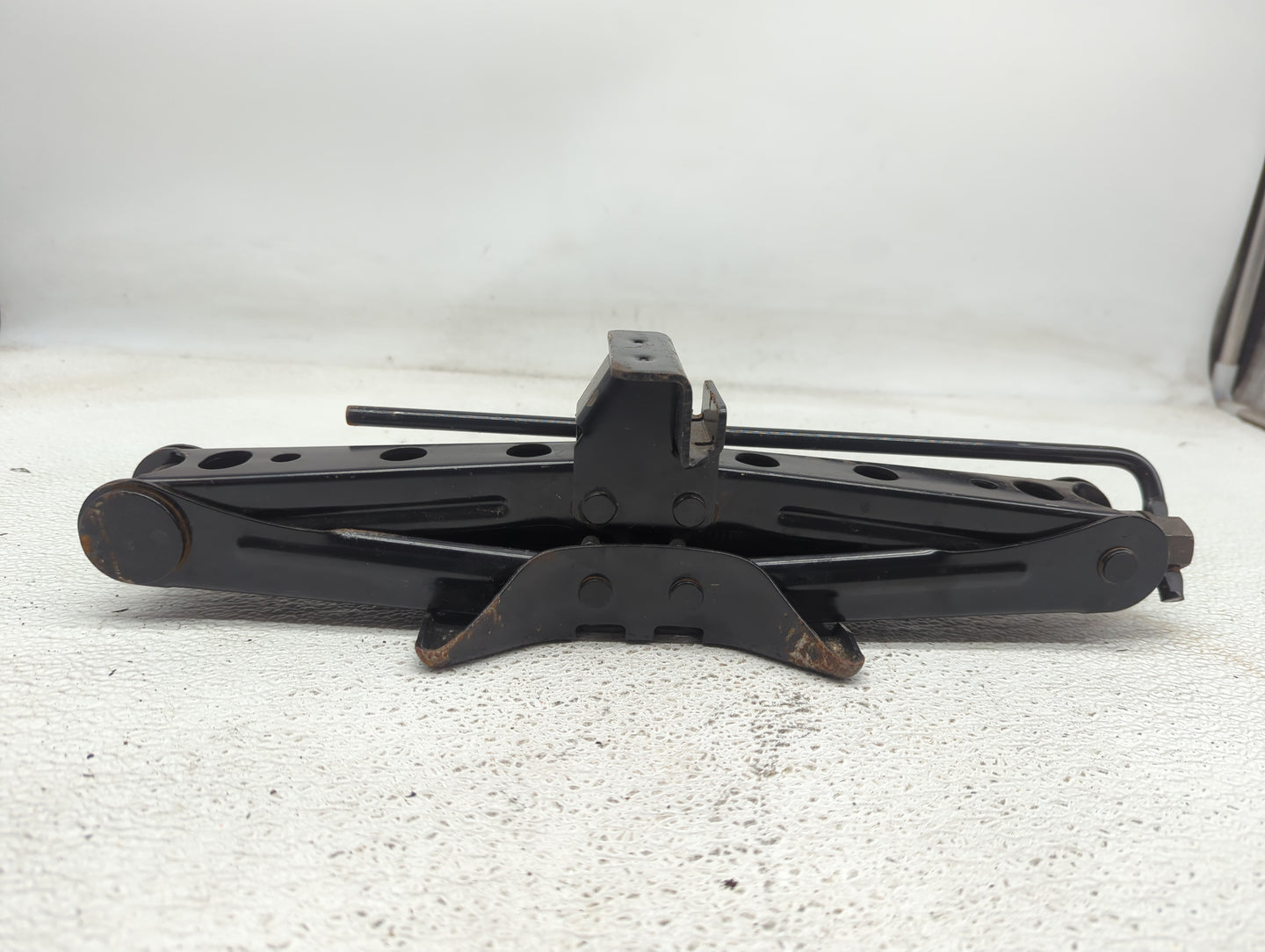 2014 Ford Fusion Spare Scissor Car Jack - Oemusedautoparts1.com