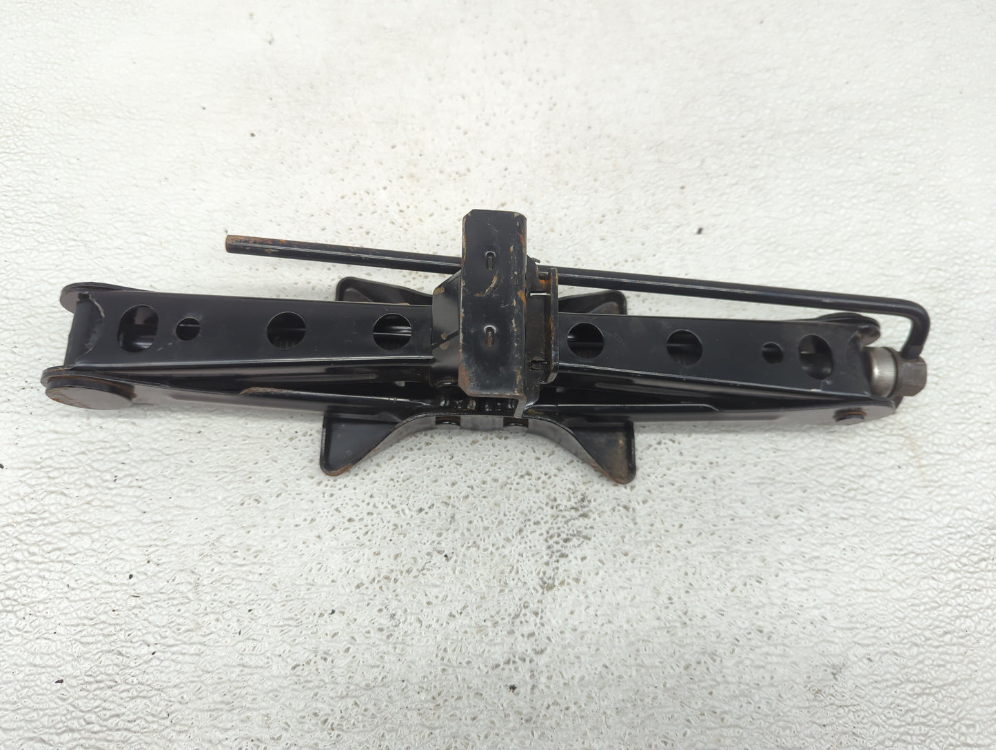 2014 Ford Fusion Spare Scissor Car Jack - Oemusedautoparts1.com