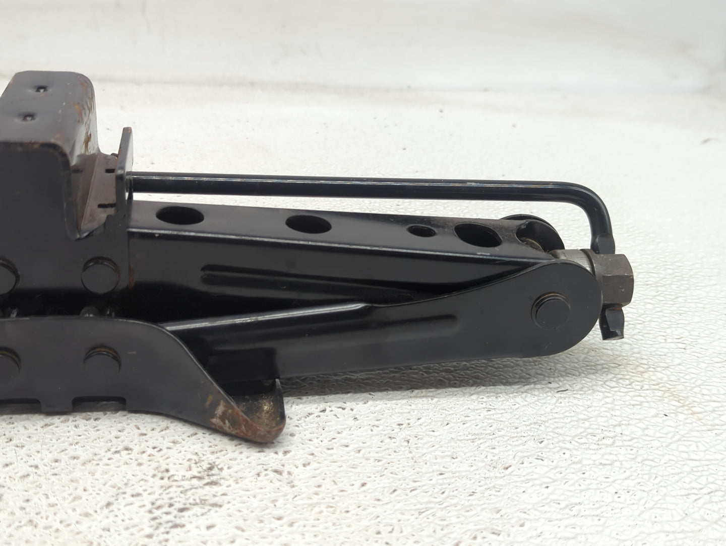 2014 Ford Fusion Spare Scissor Car Jack - Oemusedautoparts1.com
