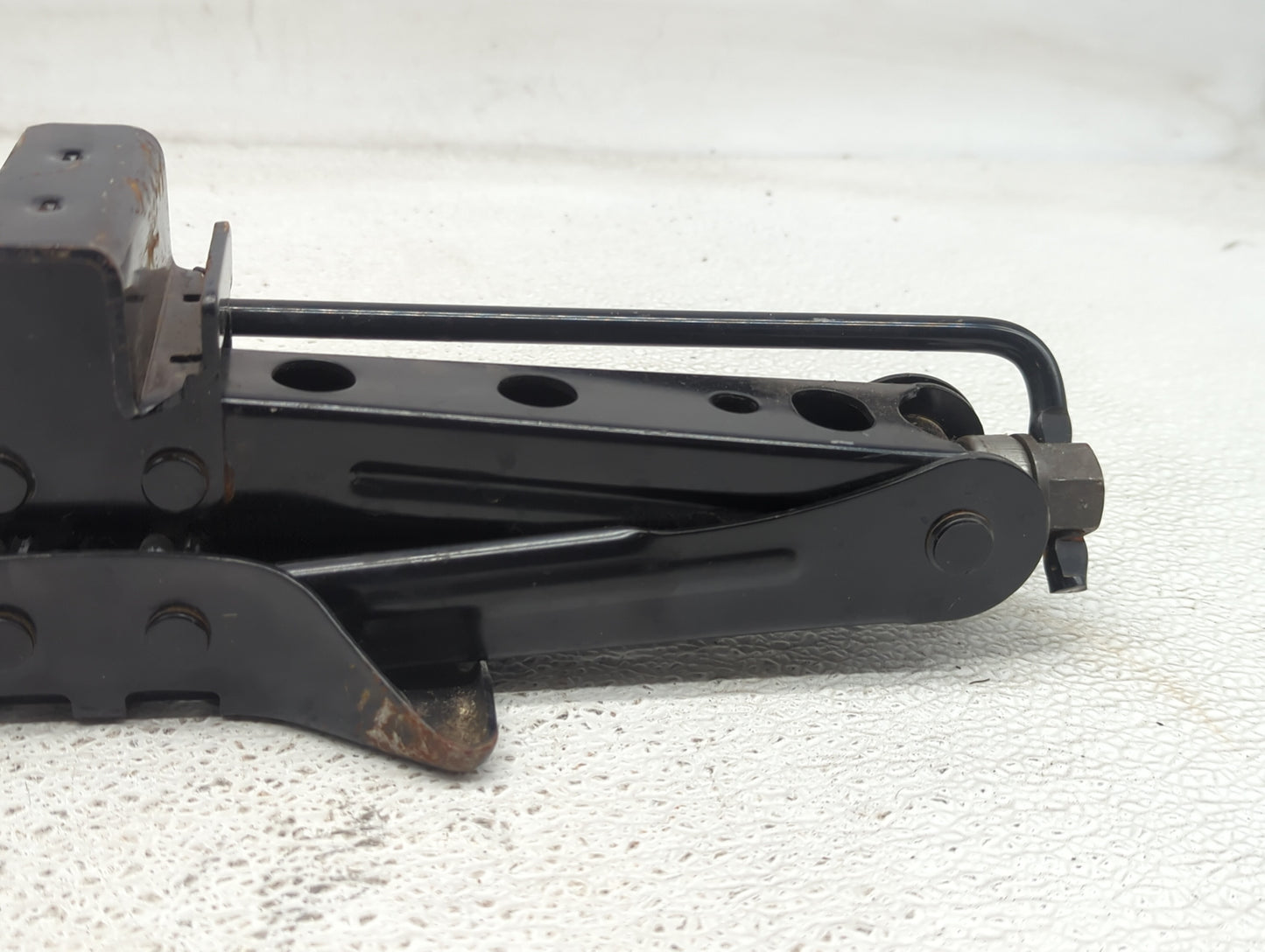 2014 Ford Fusion Spare Scissor Car Jack - Oemusedautoparts1.com