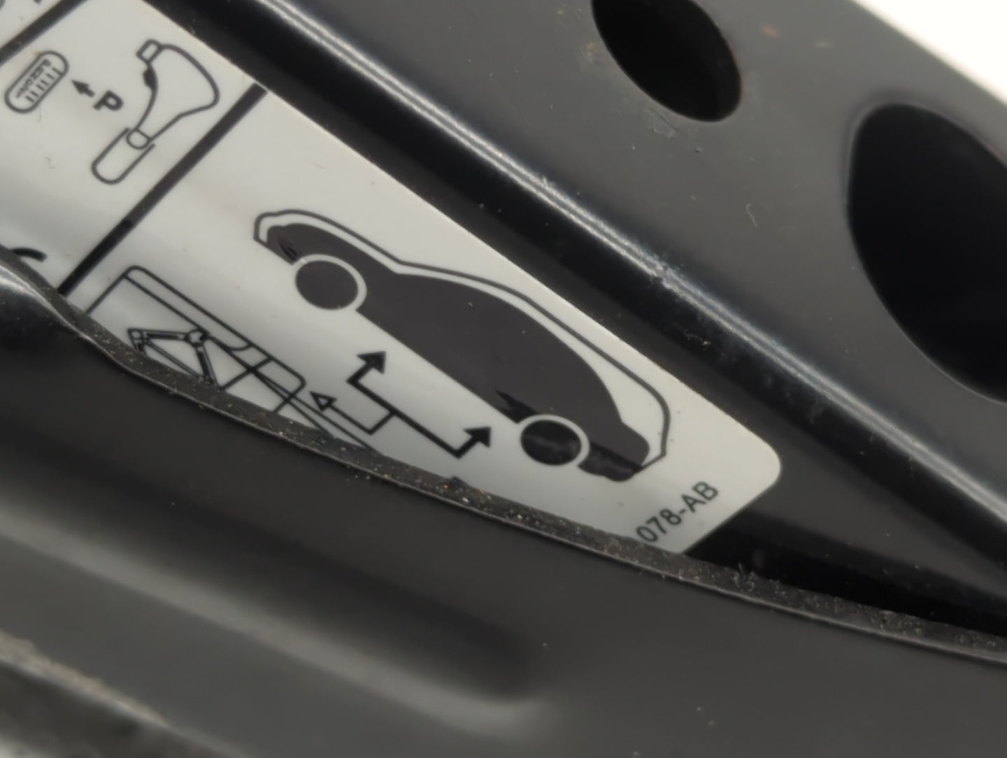 2014 Ford Fusion Spare Scissor Car Jack - Oemusedautoparts1.com
