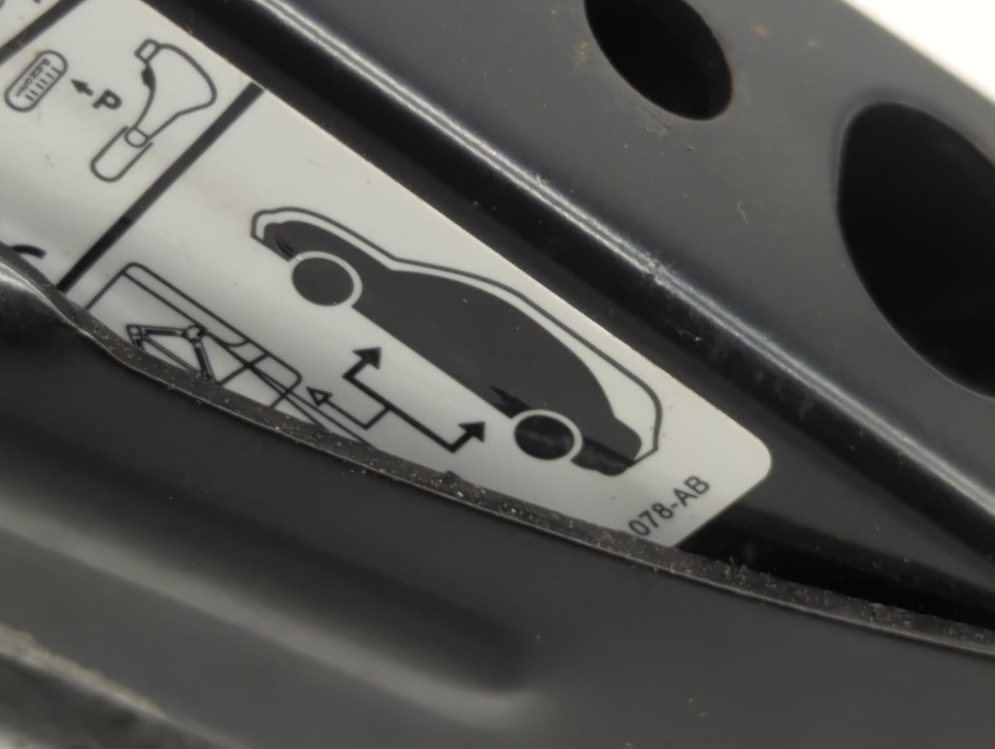 2014 Ford Fusion Spare Scissor Car Jack - Oemusedautoparts1.com