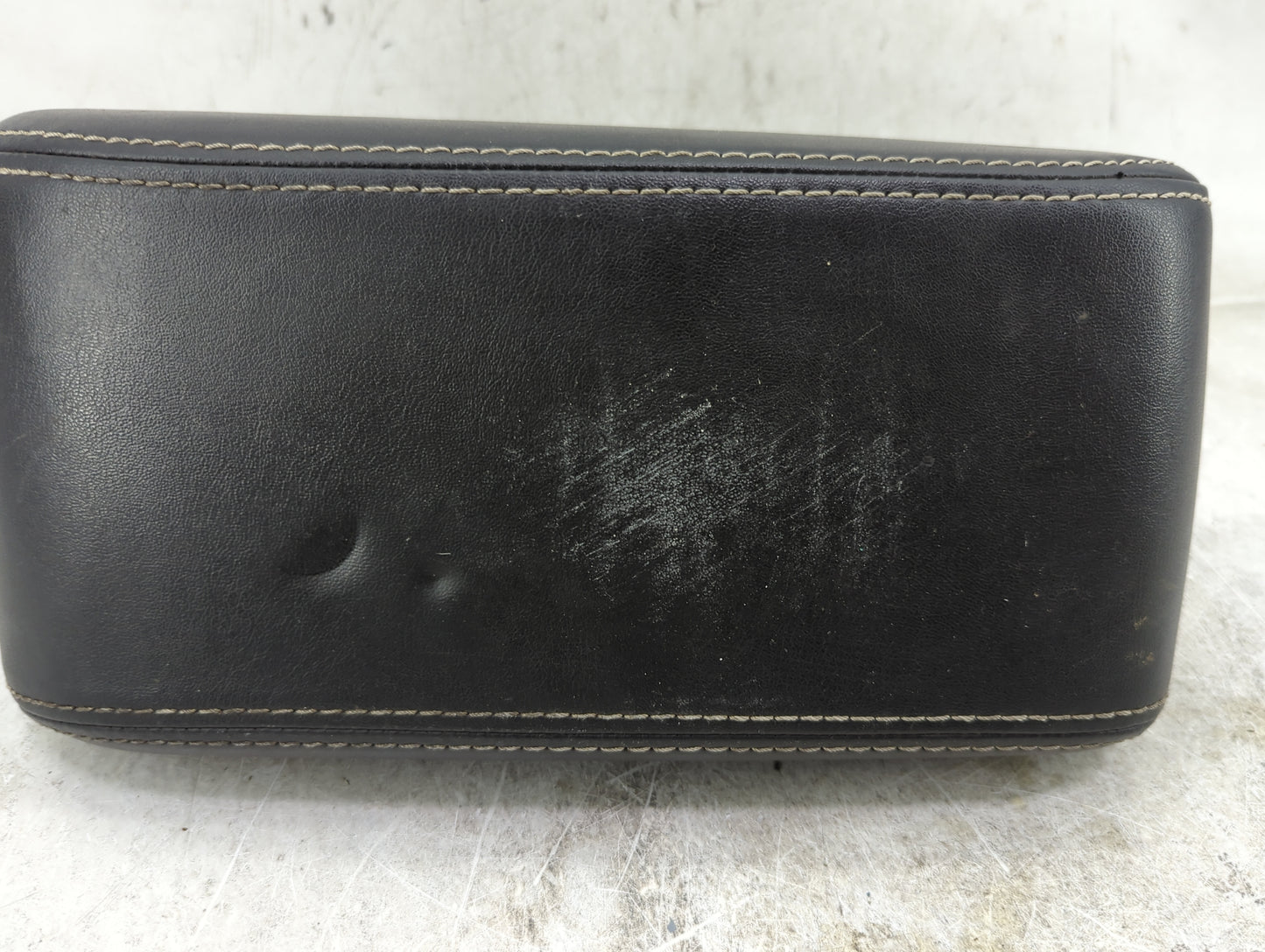 2010-2012 Ford Fusion Center Console Armrest Cover Lid Fits Fits 2010 2011 2012 OEM Used Auto Parts - Oemusedautoparts1.com