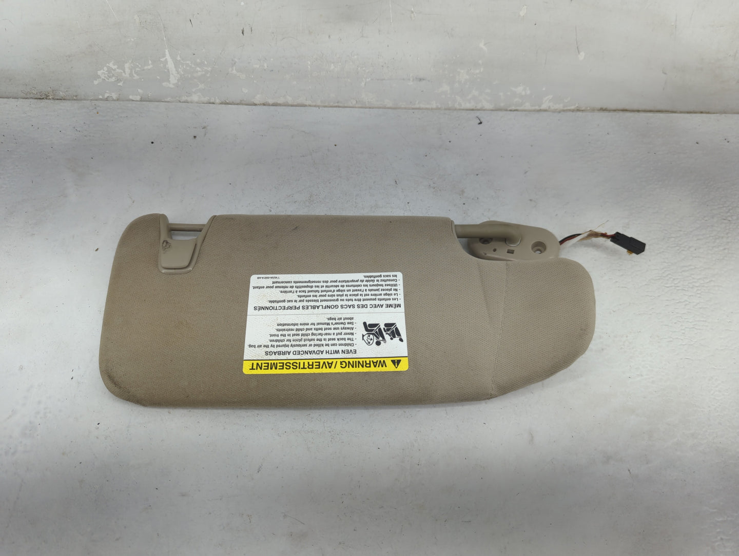 2010-2012 Ford Fusion Sun Visor Shade Replacement Driver Left Mirror Fits Fits 2010 2011 2012 OEM Used Auto Parts - Oemuseda