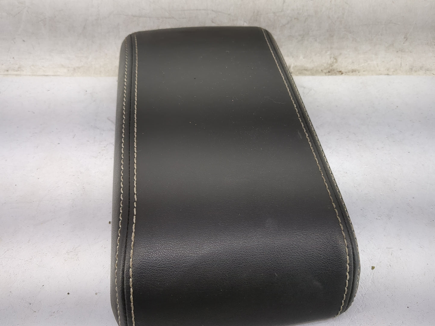2010-2012 Ford Fusion Center Console Armrest Cover Lid Fits Fits 2010 2011 2012 OEM Used Auto Parts - Oemusedautoparts1.com