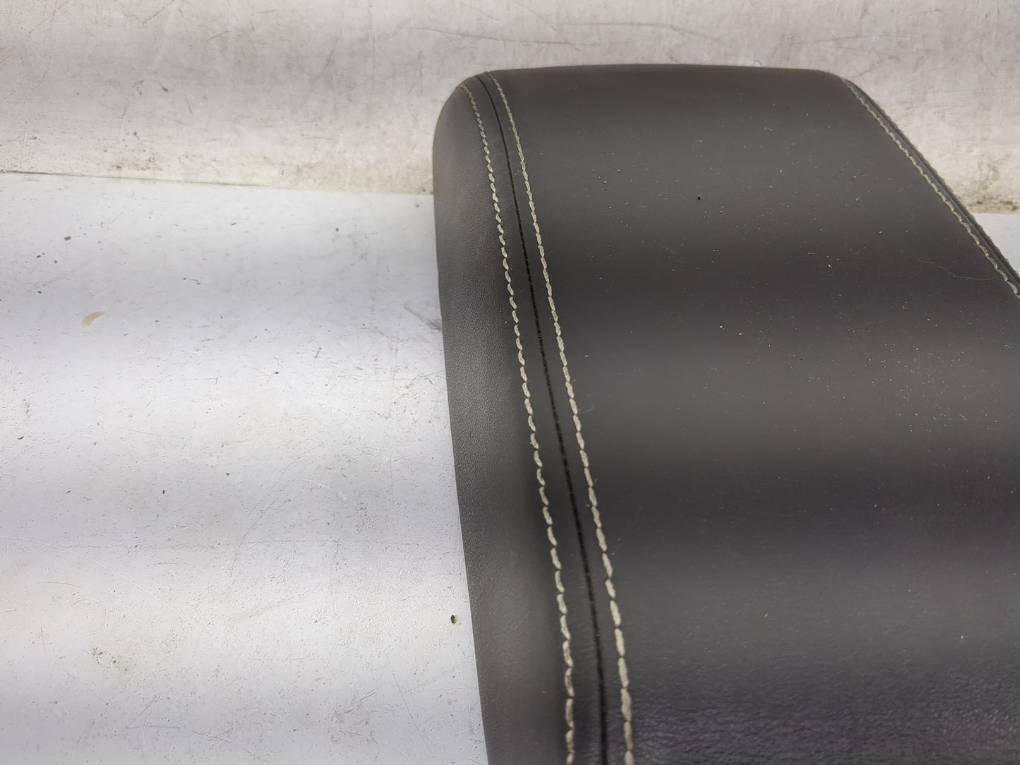 2010-2012 Ford Fusion Center Console Armrest Cover Lid Fits Fits 2010 2011 2012 OEM Used Auto Parts - Oemusedautoparts1.com