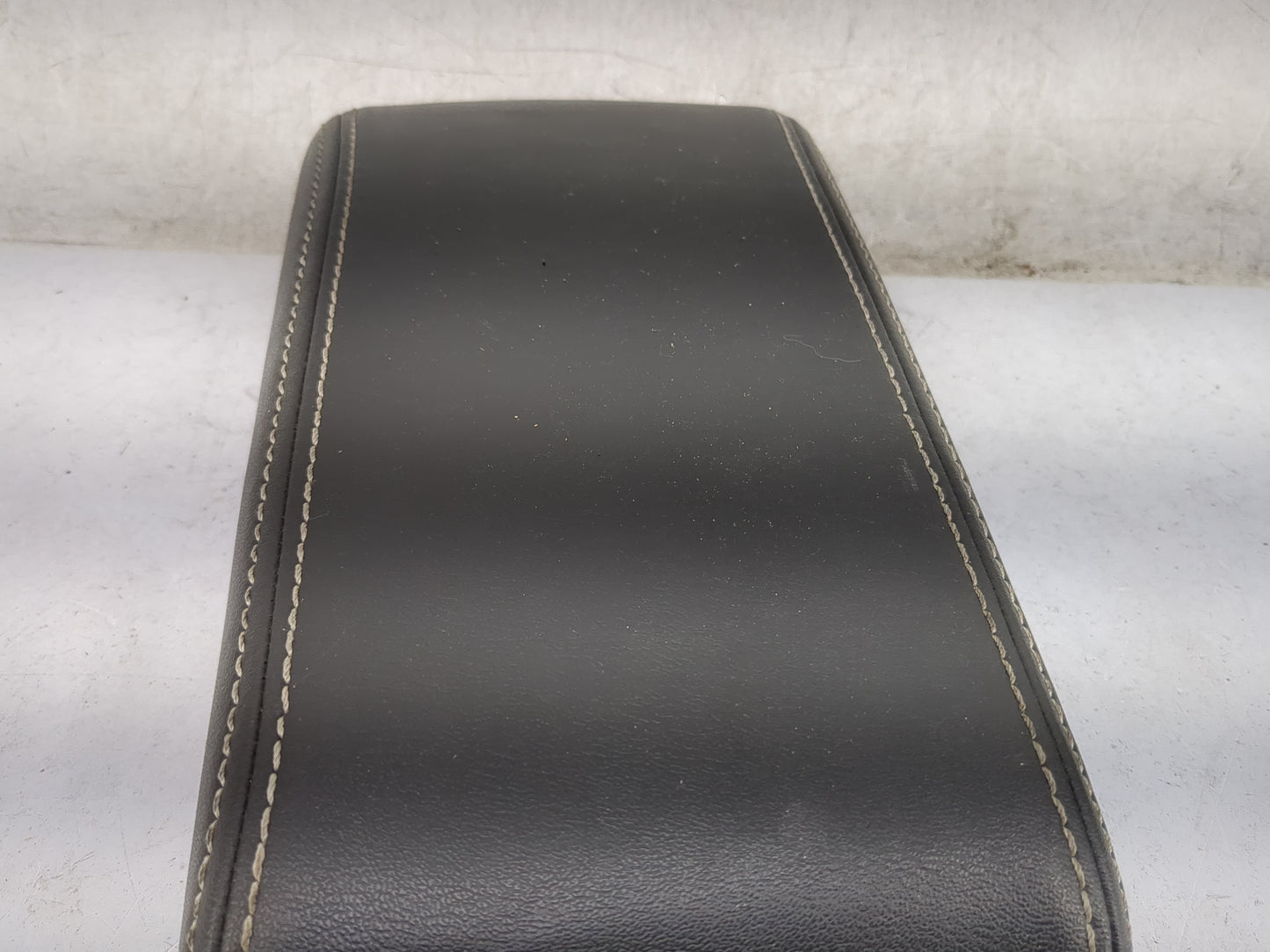 2010-2012 Ford Fusion Center Console Armrest Cover Lid Fits Fits 2010 2011 2012 OEM Used Auto Parts - Oemusedautoparts1.com