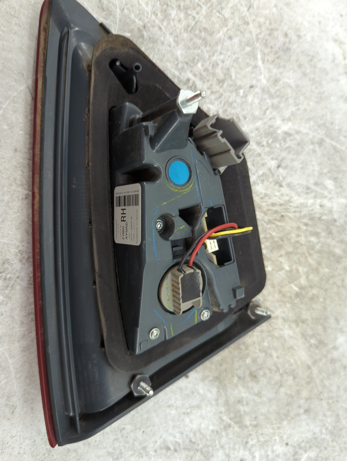 2013-2016 Ford Fusion Passenger Right Side Deck Lid Mounted Tail Light 5038910 - Oemusedautoparts1.com