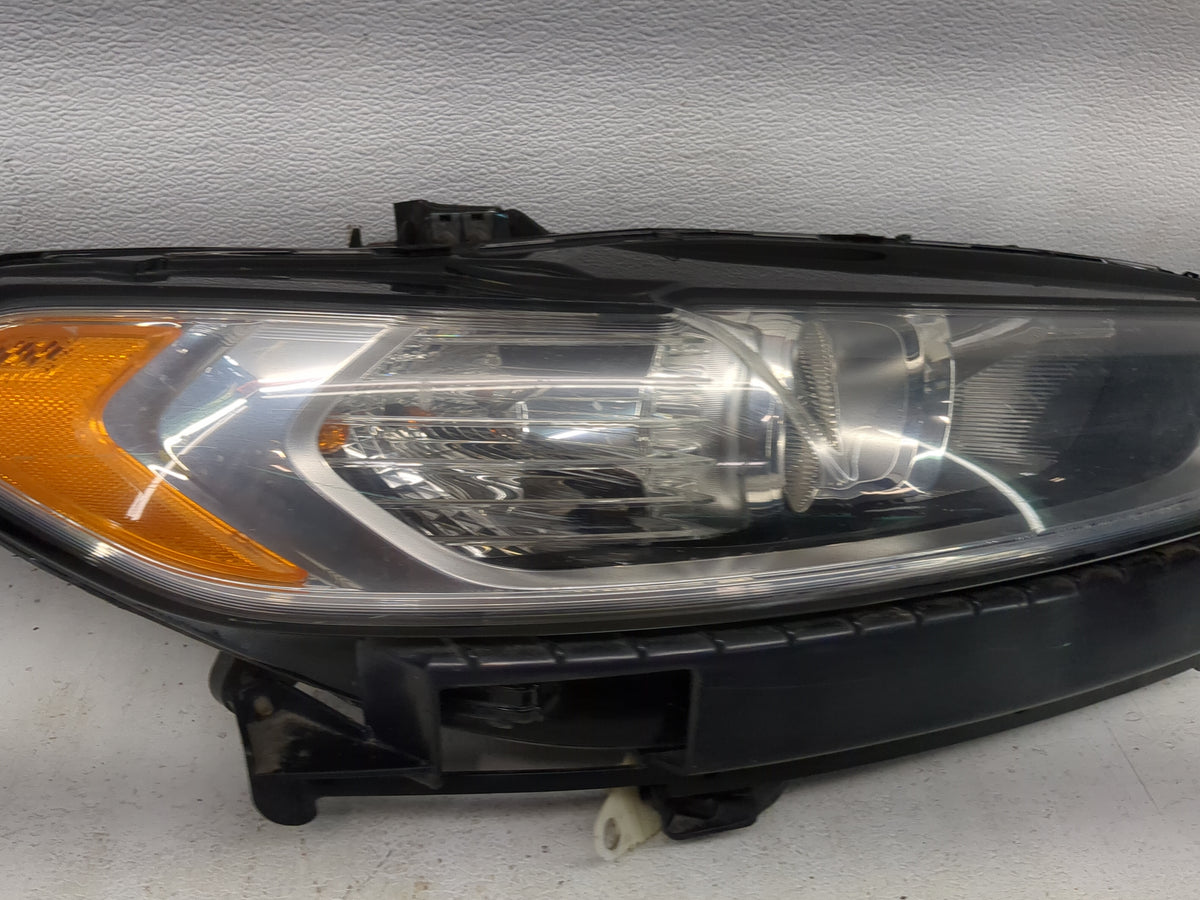 2013-2016 Ford Fusion Passenger Right Oem Head Light Headlight Lamp 5038930 - Oemusedautoparts1.com