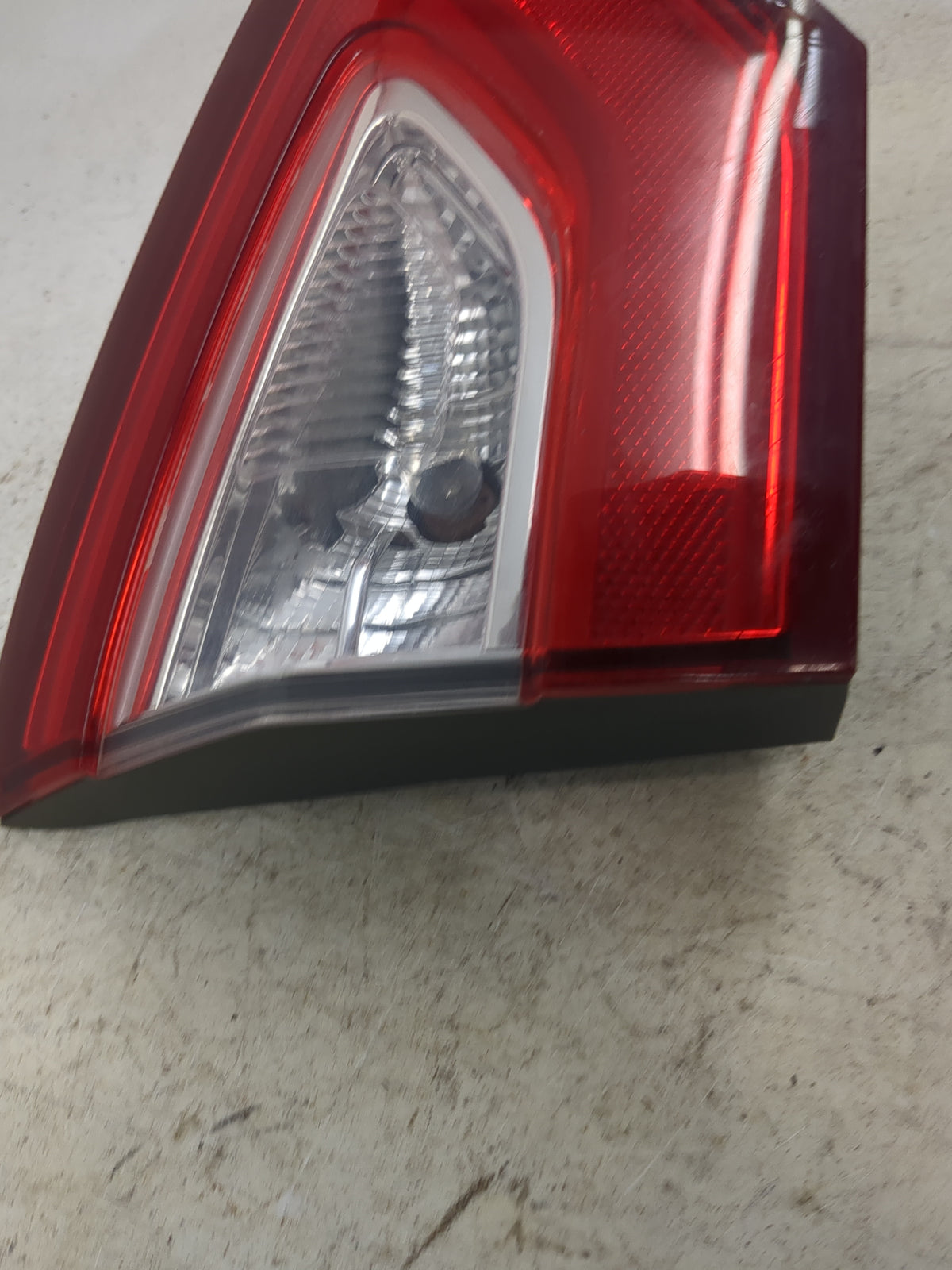 2013-2016 Ford Fusion Driver Left Side Deck Lid Mounted Tail Light 5038940 - Oemusedautoparts1.com