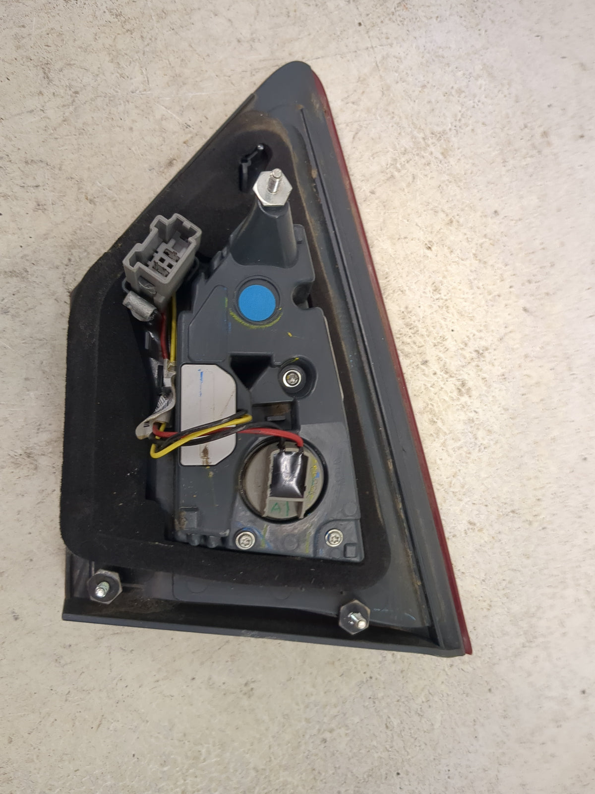 2013-2016 Ford Fusion Driver Left Side Deck Lid Mounted Tail Light 5038940 - Oemusedautoparts1.com