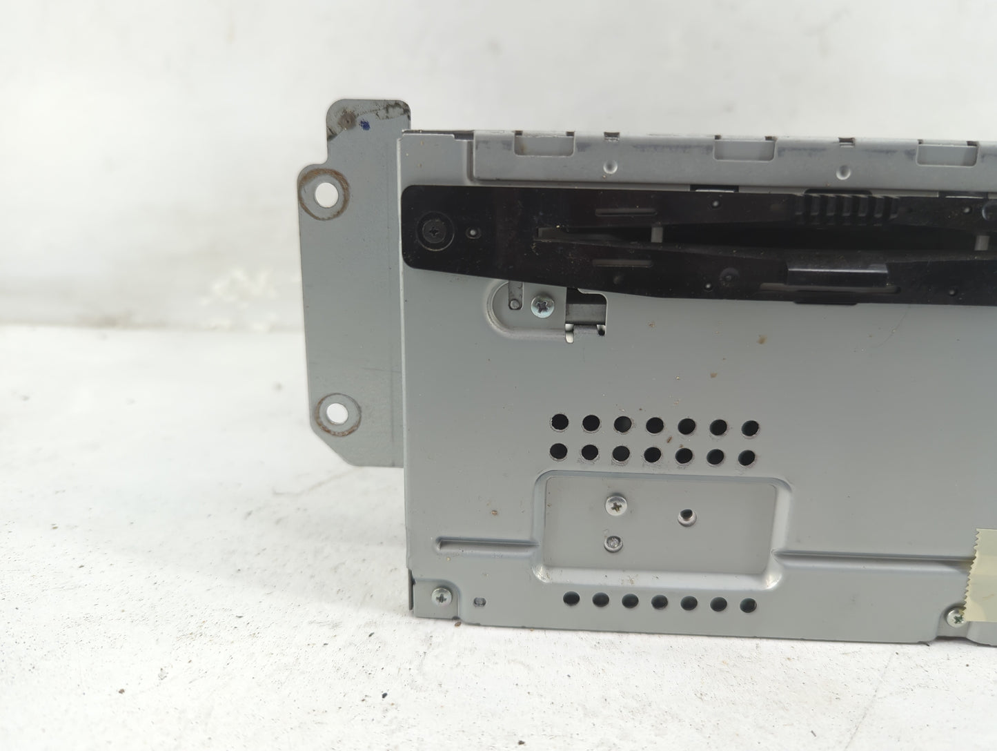 2010 Ford Fusion Radio AM FM Cd Player Receiver Replacement Fits OEM Used Auto Parts - Oemusedautoparts1.com