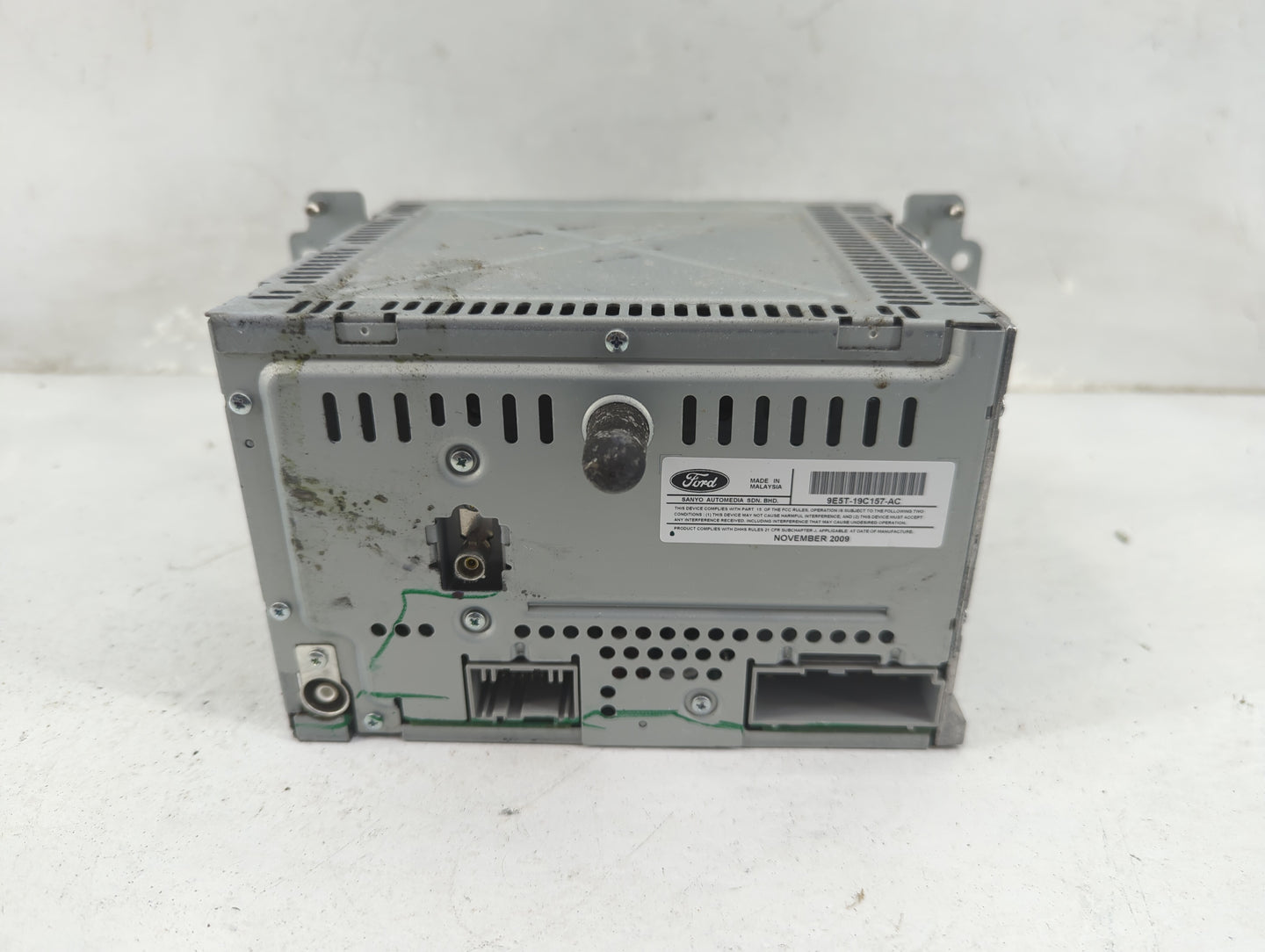 2010 Ford Fusion Radio AM FM Cd Player Receiver Replacement Fits OEM Used Auto Parts - Oemusedautoparts1.com