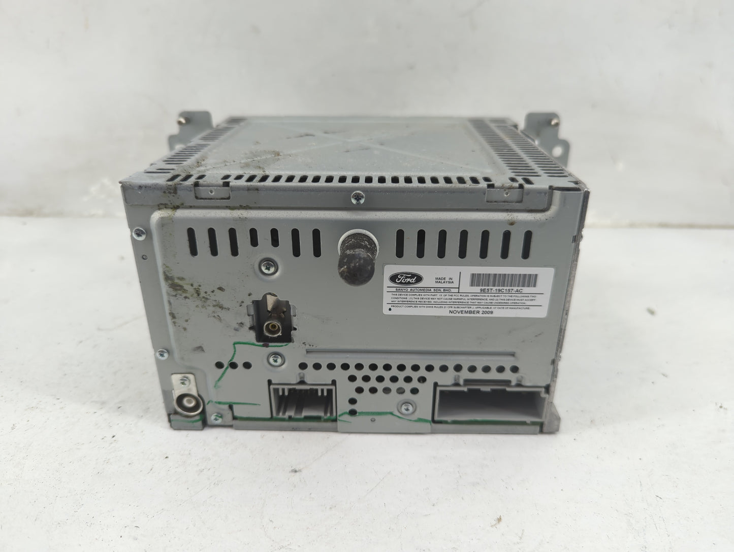 2010 Ford Fusion Radio AM FM Cd Player Receiver Replacement Fits OEM Used Auto Parts - Oemusedautoparts1.com