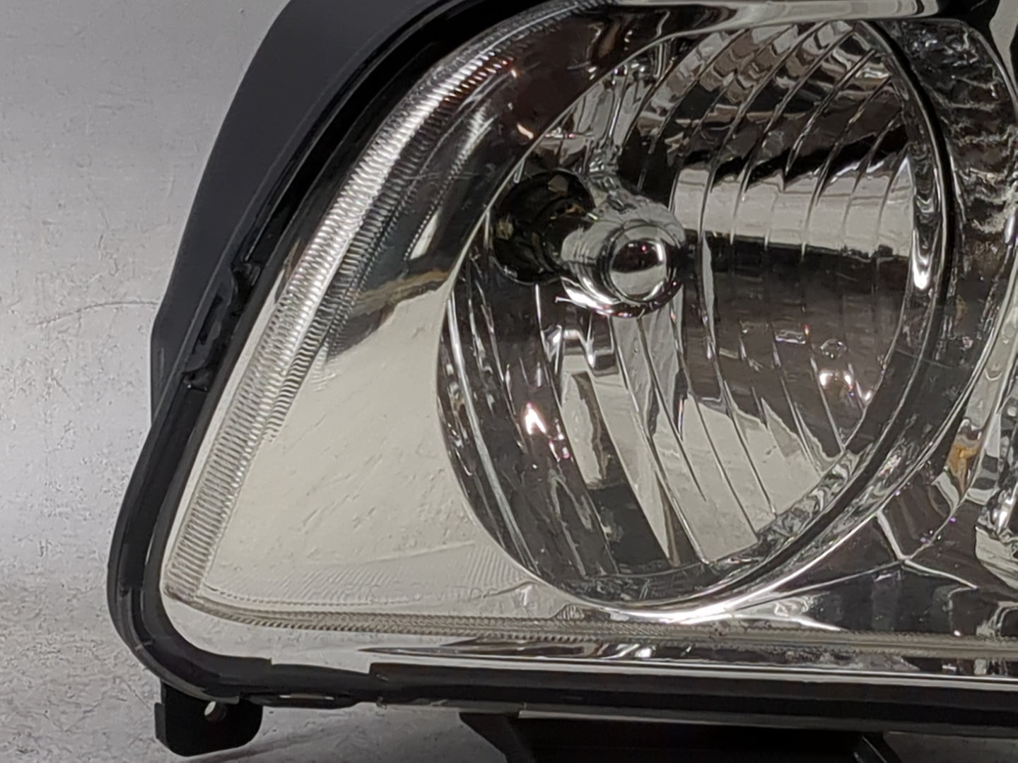 2005-2006 Ford Mustang Passenger Right Oem Head Light Headlight Lamp 1060332 - Oemusedautoparts1.com