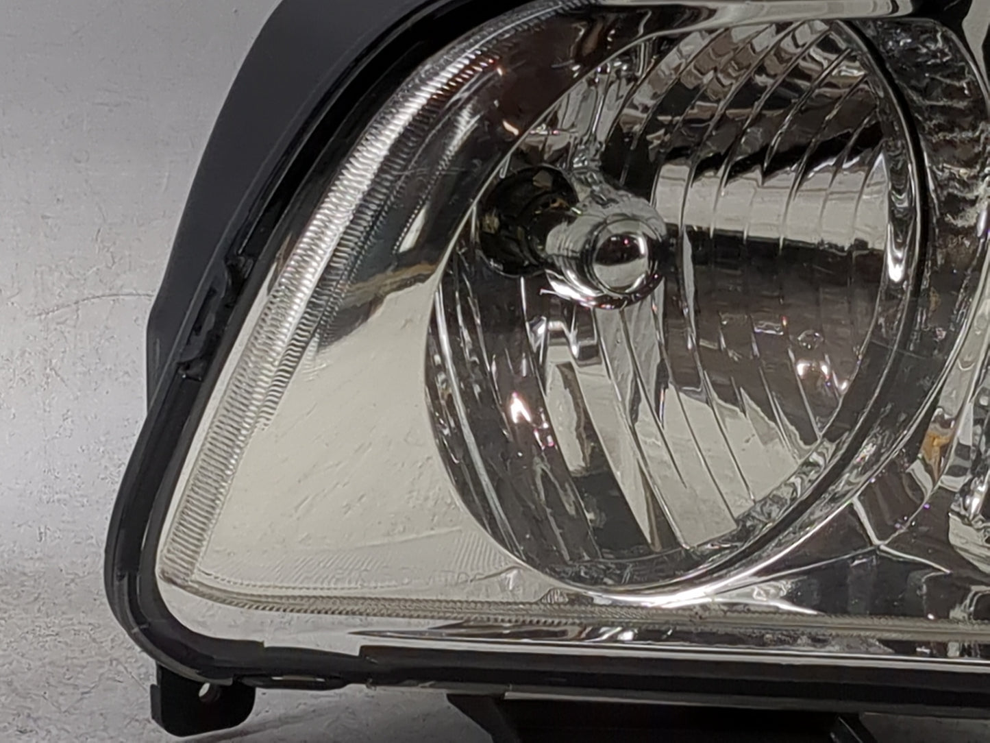 2005-2006 Ford Mustang Passenger Right Oem Head Light Headlight Lamp 1060332 - Oemusedautoparts1.com