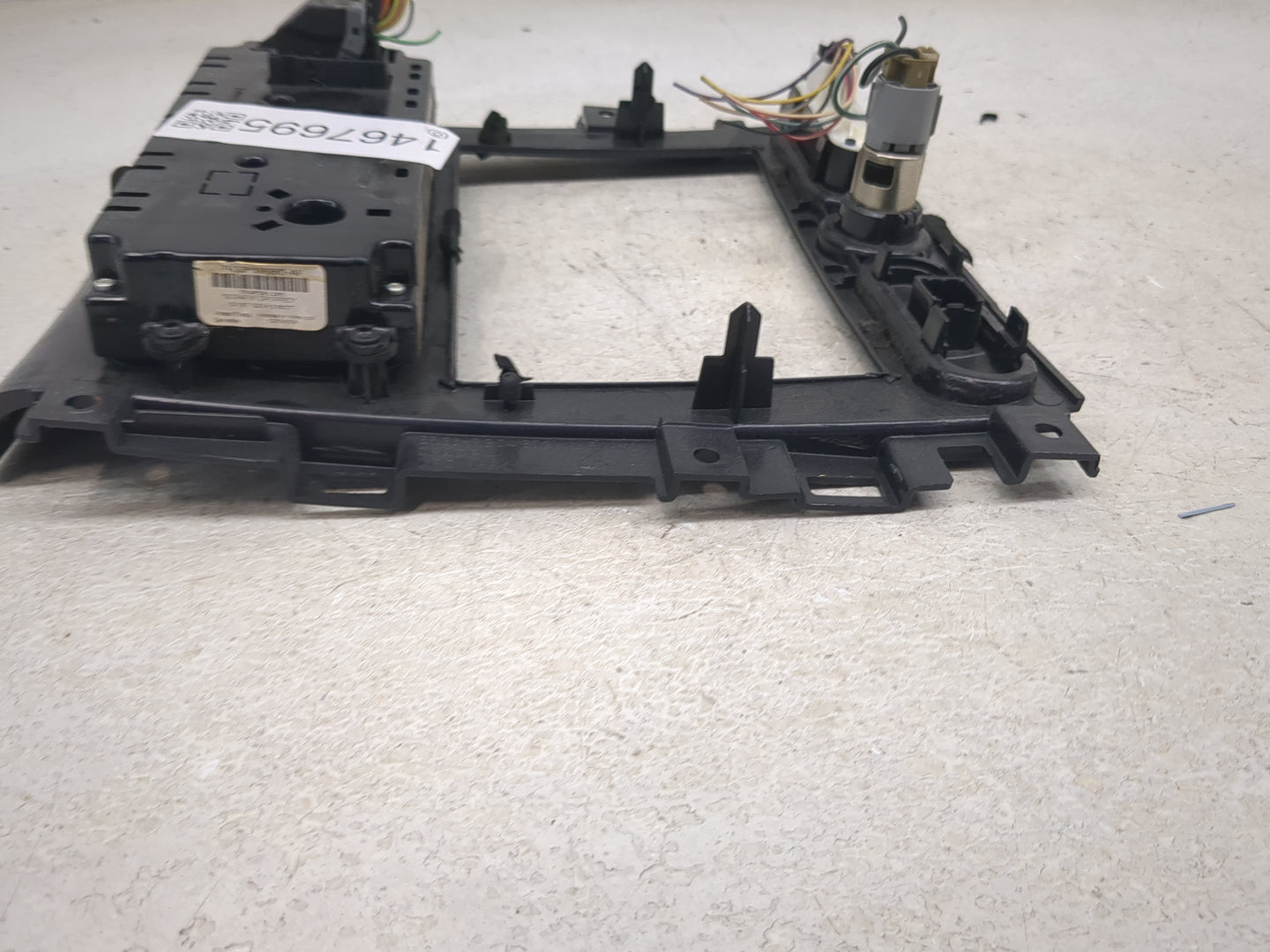 Ford Mustang Radio Control Panel 1467695 - Oemusedautoparts1.com