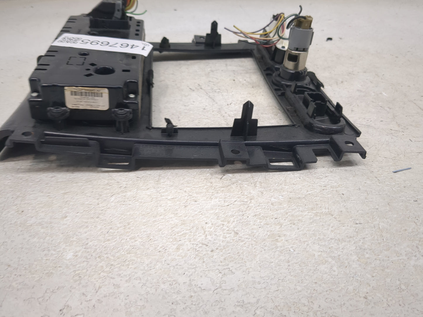 Ford Mustang Radio Control Panel 1467695 - Oemusedautoparts1.com
