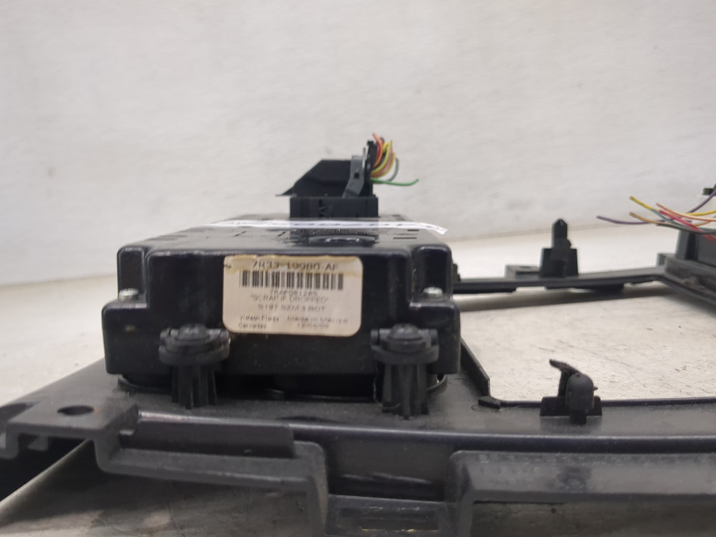 Ford Mustang Radio Control Panel 1467695 - Oemusedautoparts1.com