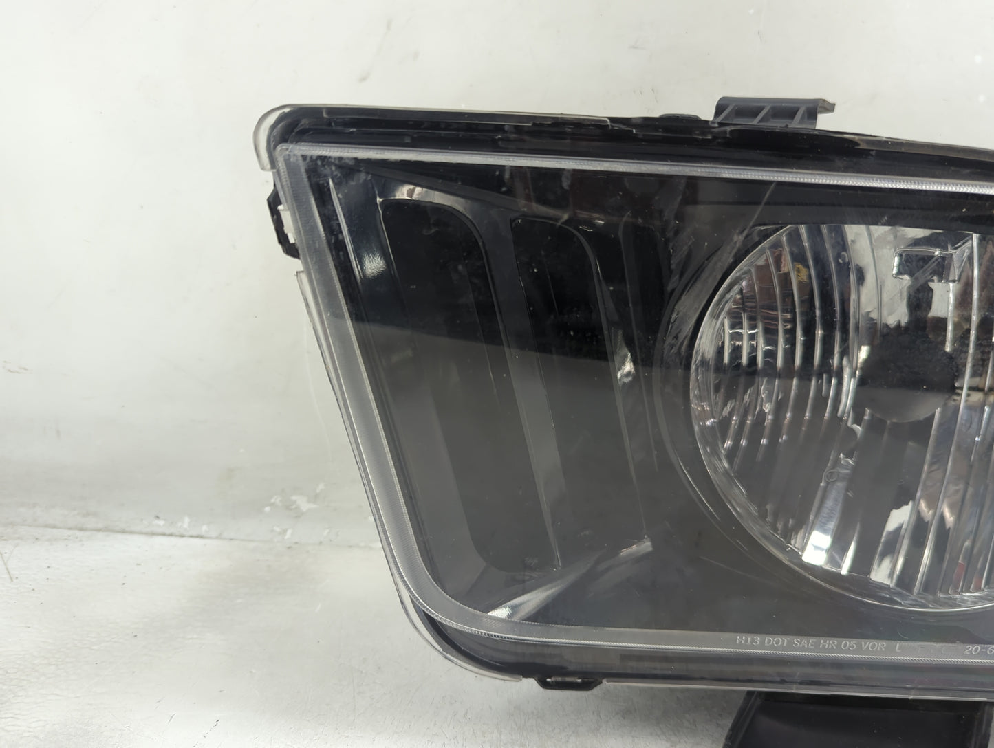 2005-2006 Ford Mustang Driver Left Oem Head Light Headlight Lamp - Oemusedautoparts1.com