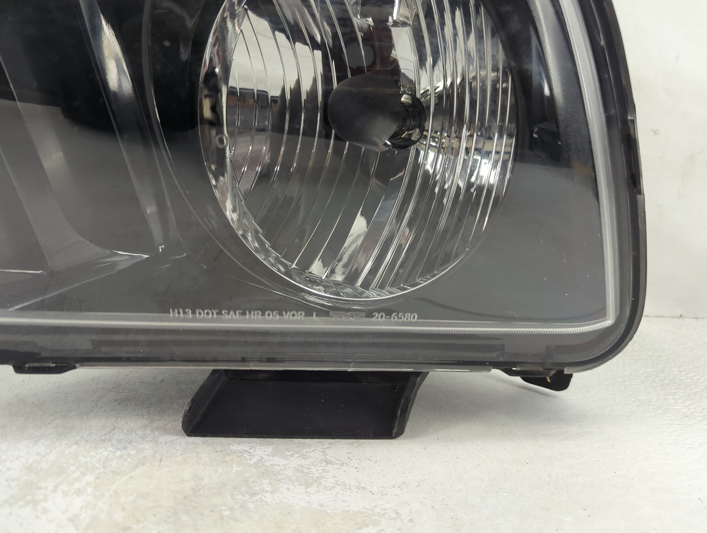 2005-2006 Ford Mustang Driver Left Oem Head Light Headlight Lamp - Oemusedautoparts1.com