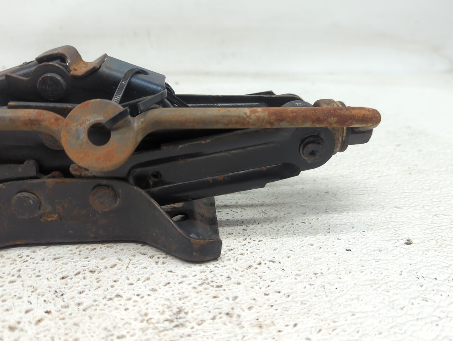 1994 Ford Probe Spare Scissor Car Jack - Oemusedautoparts1.com