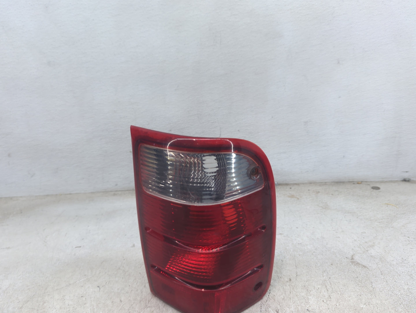 2001-2005 Ford Ranger Tail Light Assembly Passenger Right OEM Fits Fits 2001 2002 2003 2004 2005 OEM Used Auto Parts - Oemus