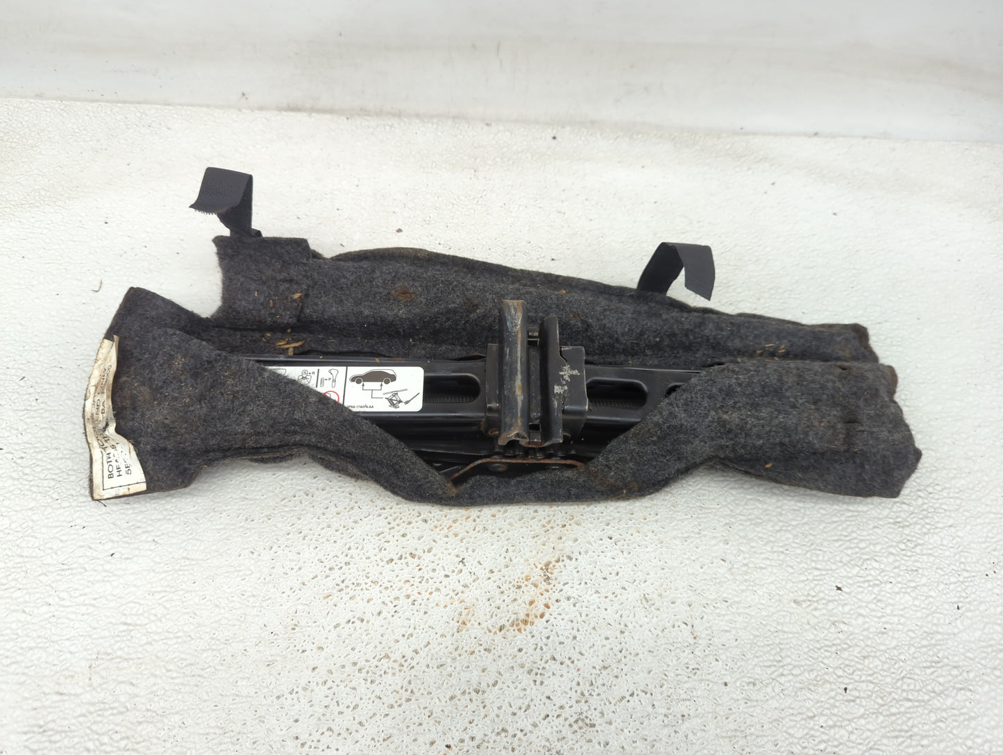 2014 Ford Taurus Spare Scissor Car Jack - Oemusedautoparts1.com